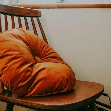 The Unicorn Three Bedroom House * Bristol