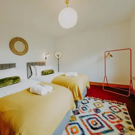 Apartment The Unicorn Three Bedroom House