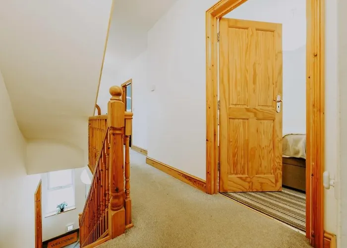 Apartment The Unicorn Three Bedroom House Bristol